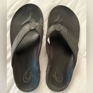 OluKai | Shoes | Olukai Mens Black Leather Thong Slipon  display picture 2